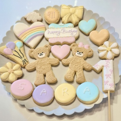 「SARA」1歳の誕生日、くまや虹・風船モチーフのアイシングクッキーセット