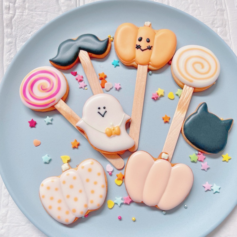 かぼちゃ・おばけ・猫などハロウィンモチーフのアイシングクッキーポップ